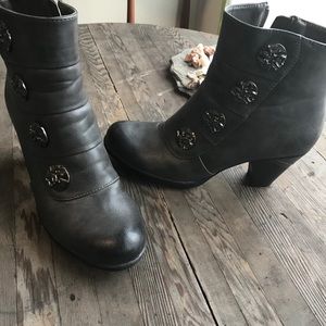 Steampunk/Victorian style grey heeled booties